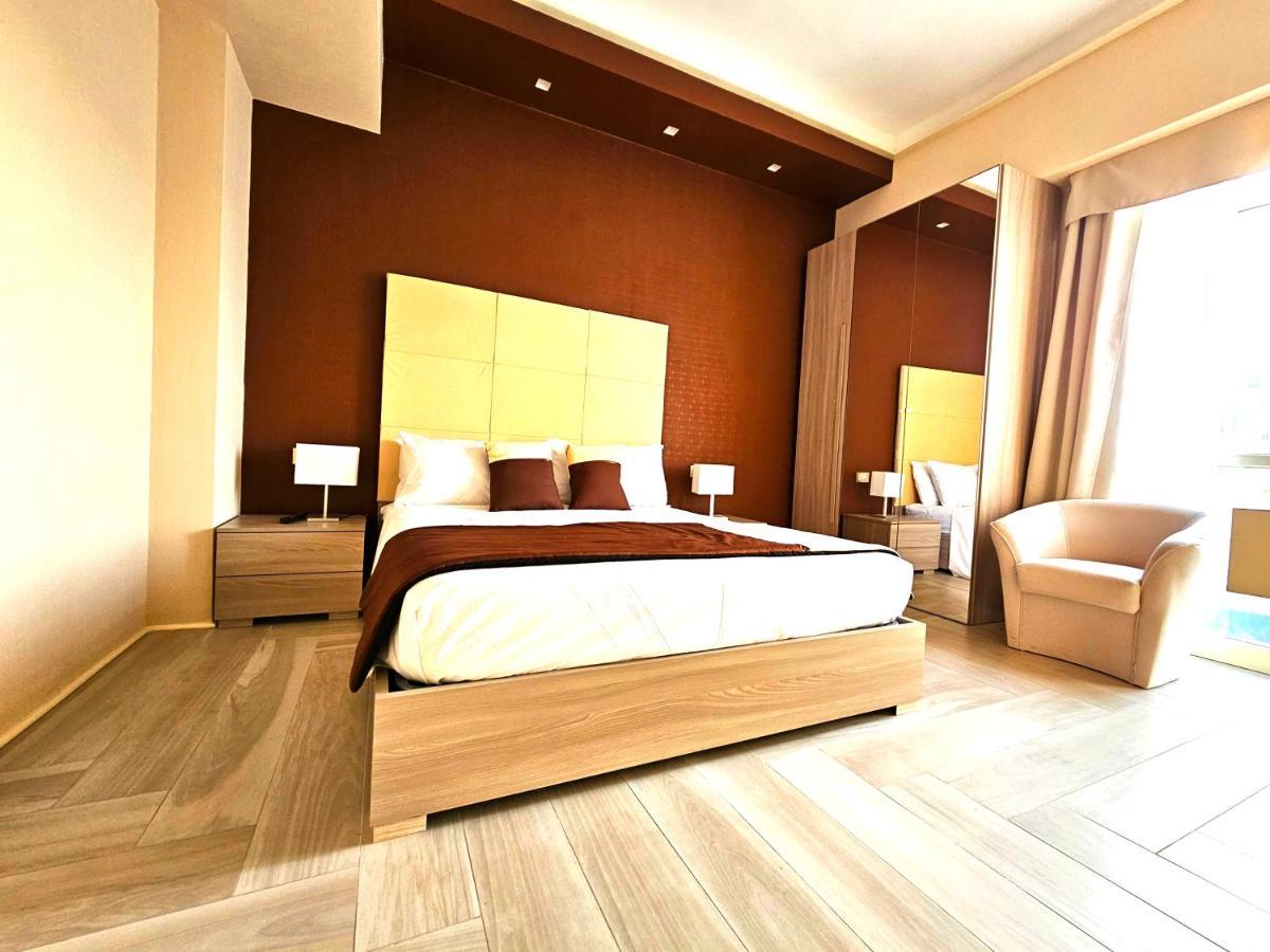 Trilogy Prestige - Central Premium Suites Lecce Zewnętrze zdjęcie